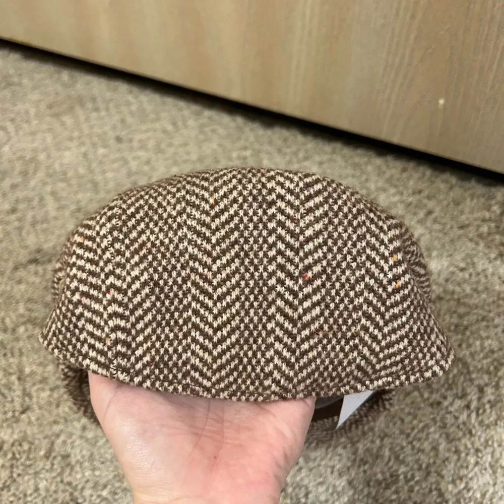 NWT Kangol Brown Cream Herringbone Flat Cap Wool Blend Men's Size Medium Outdoor